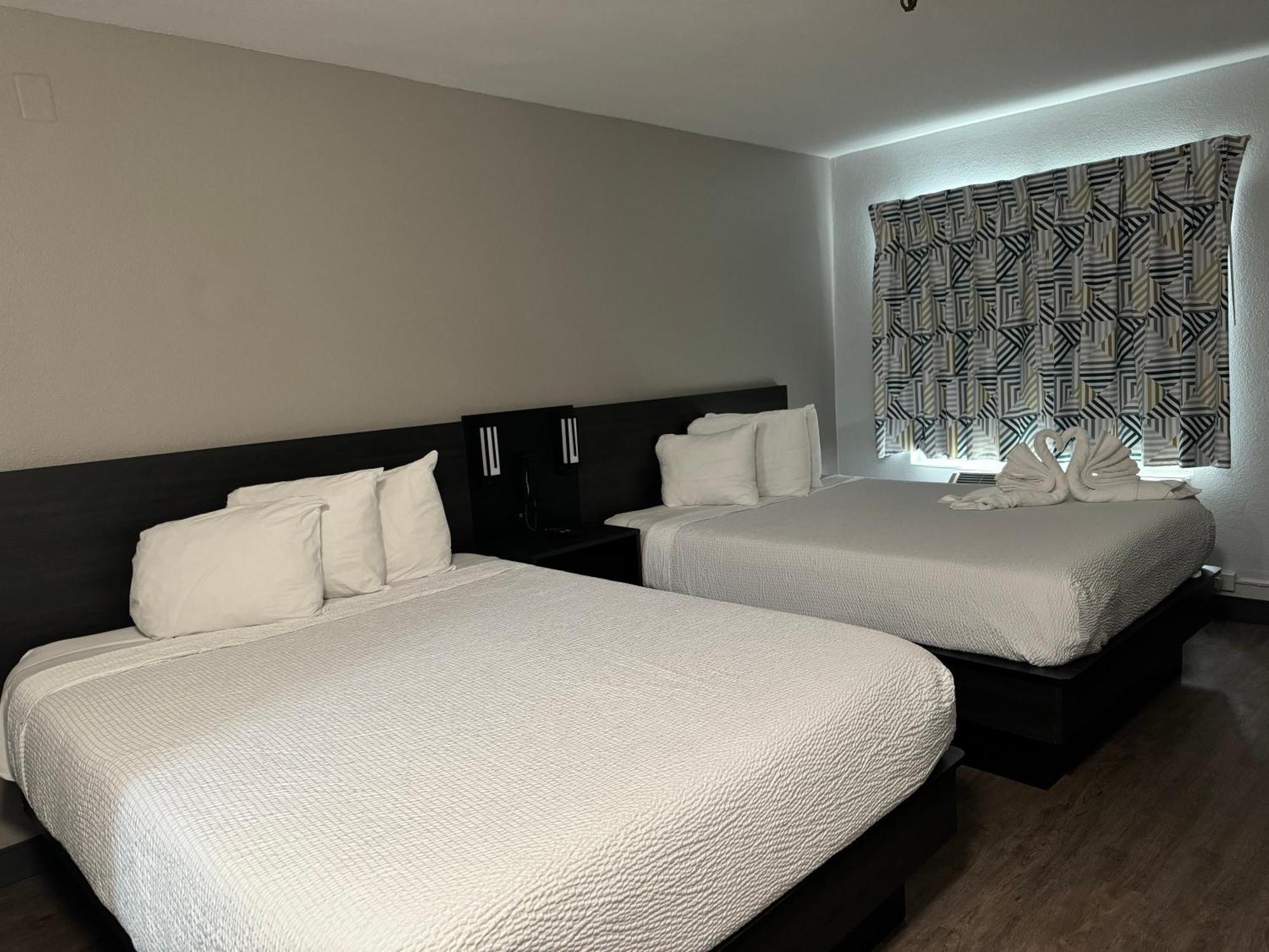 Motel 6 Hollywood — Photos 3